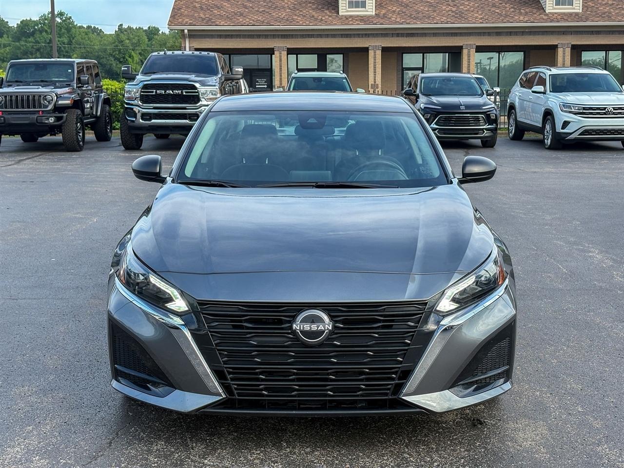 Nissan Altima  2025