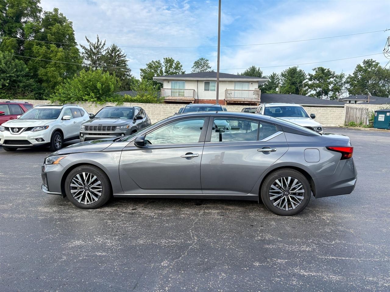 Nissan Altima  2025