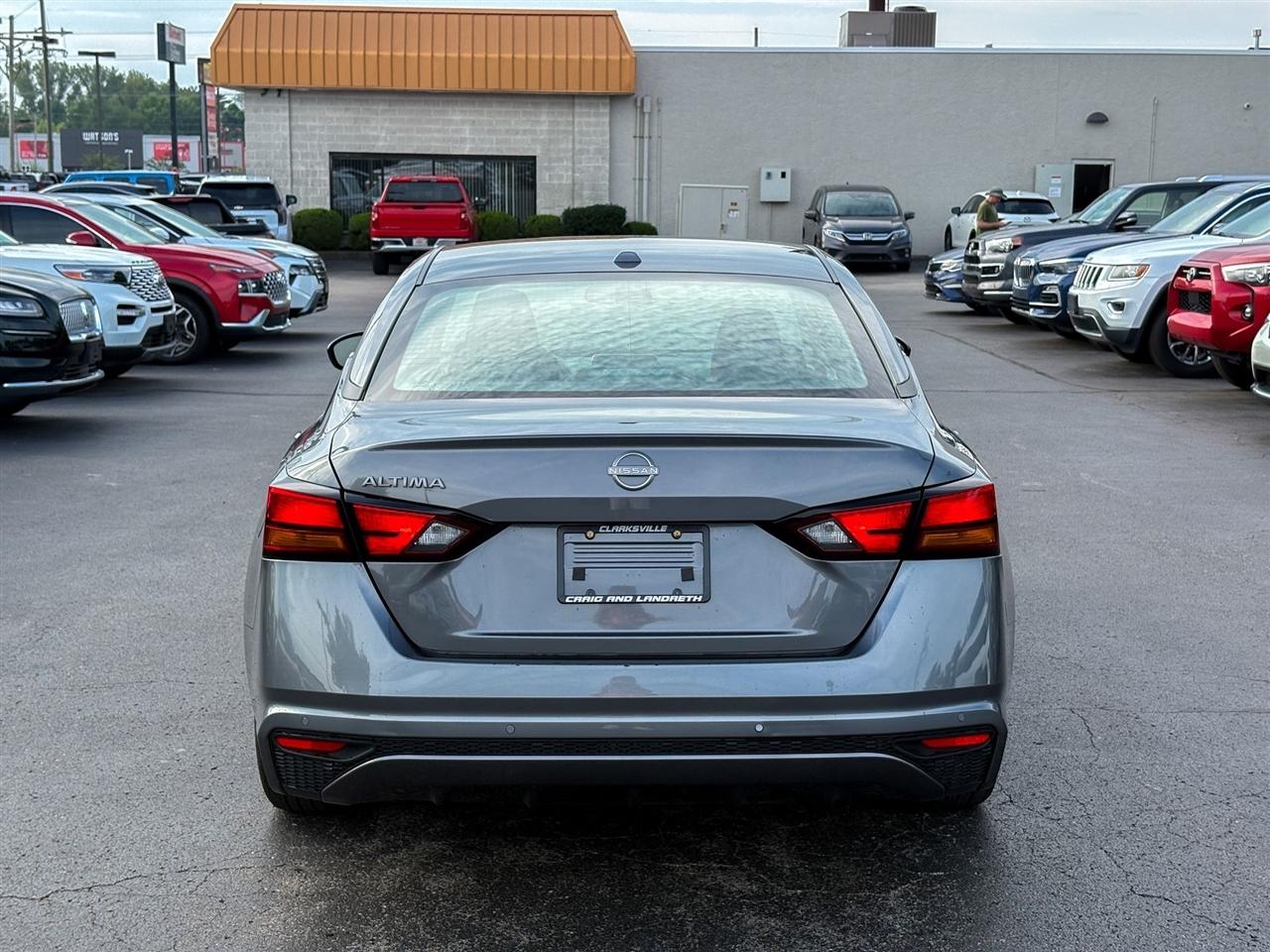 Nissan Altima  2025