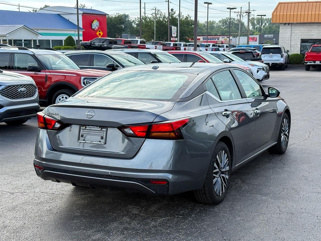 Nissan Altima  2025