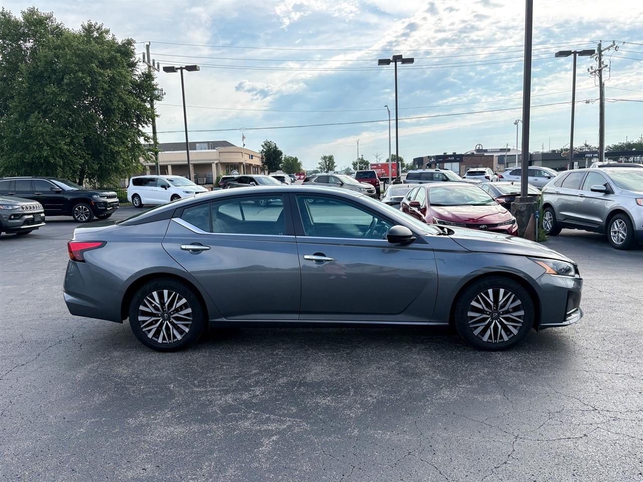 Nissan Altima  2025