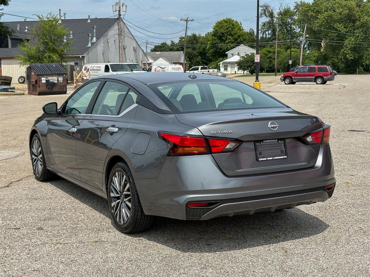 Nissan Altima  2025