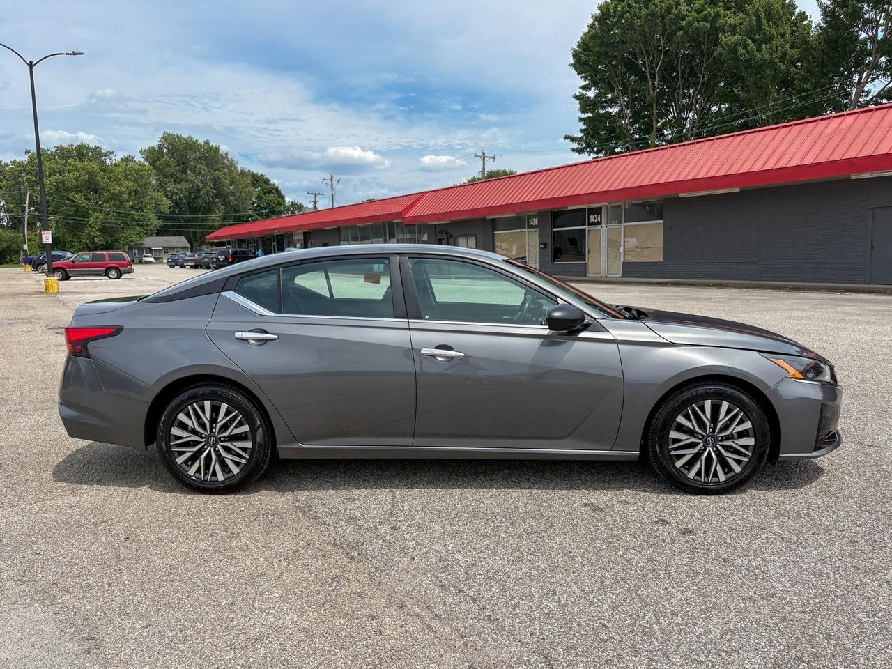Nissan Altima  2025