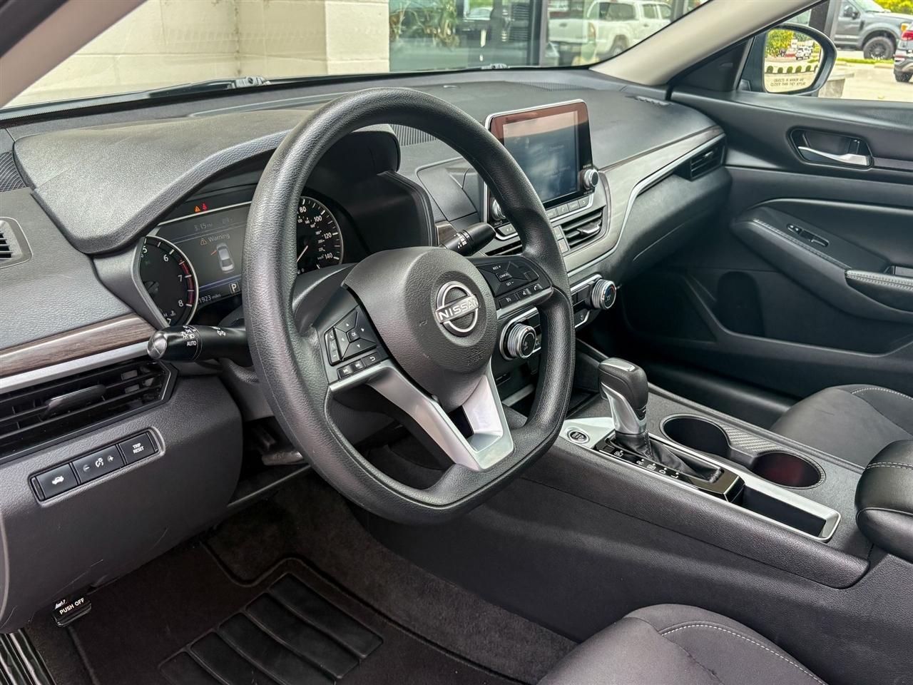 Nissan Altima  2025