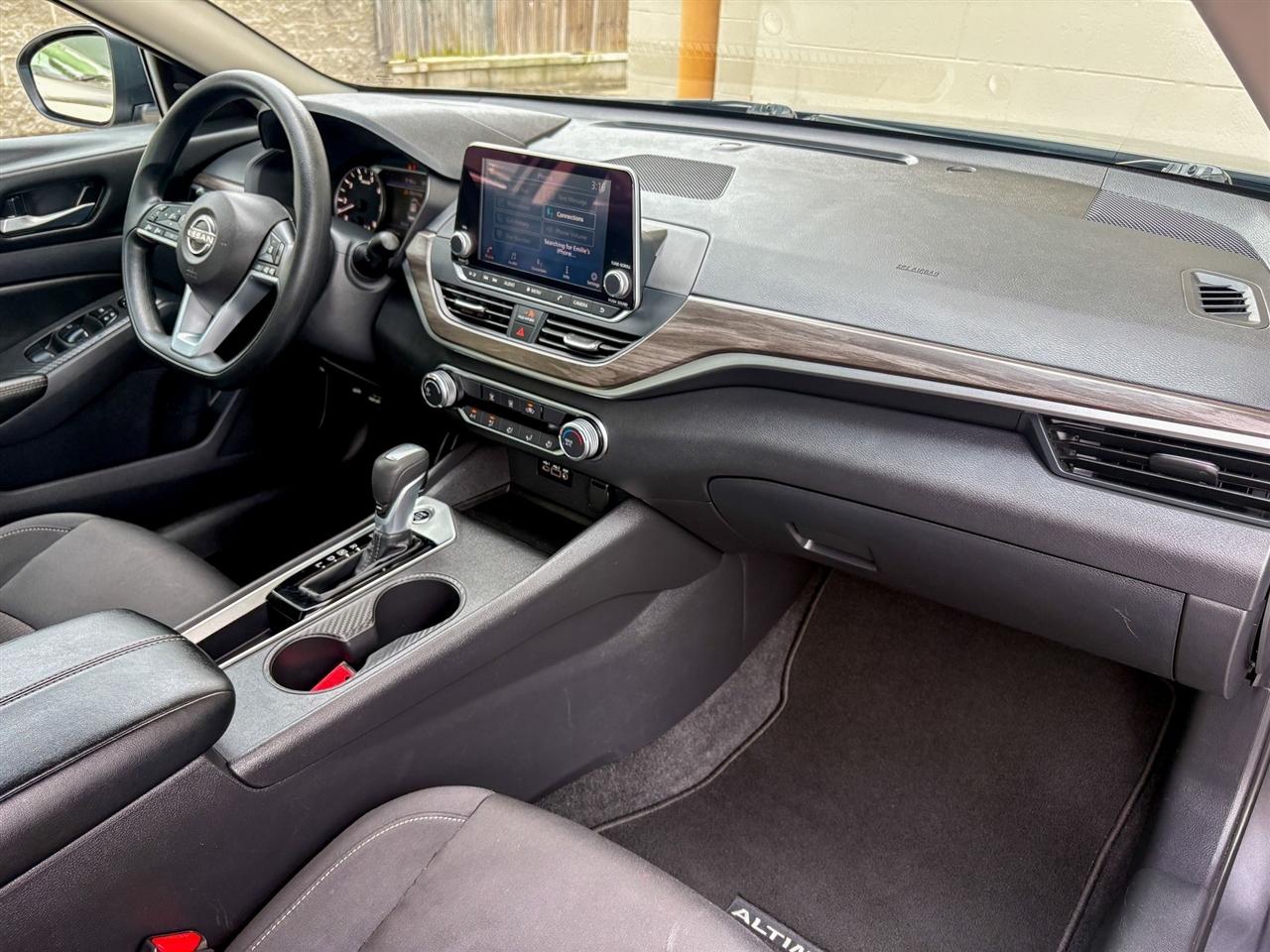 Nissan Altima  2025