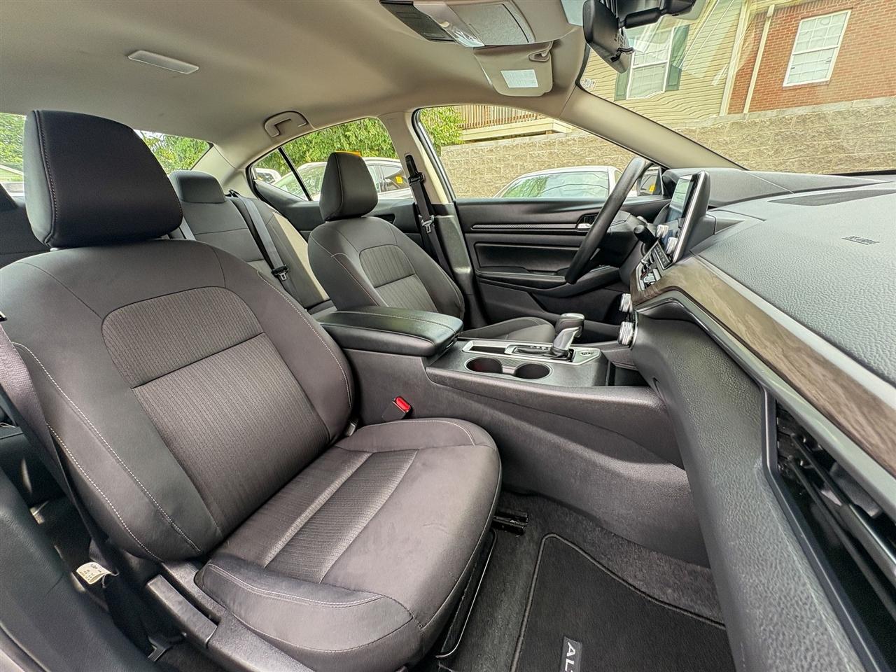 Nissan Altima  2025