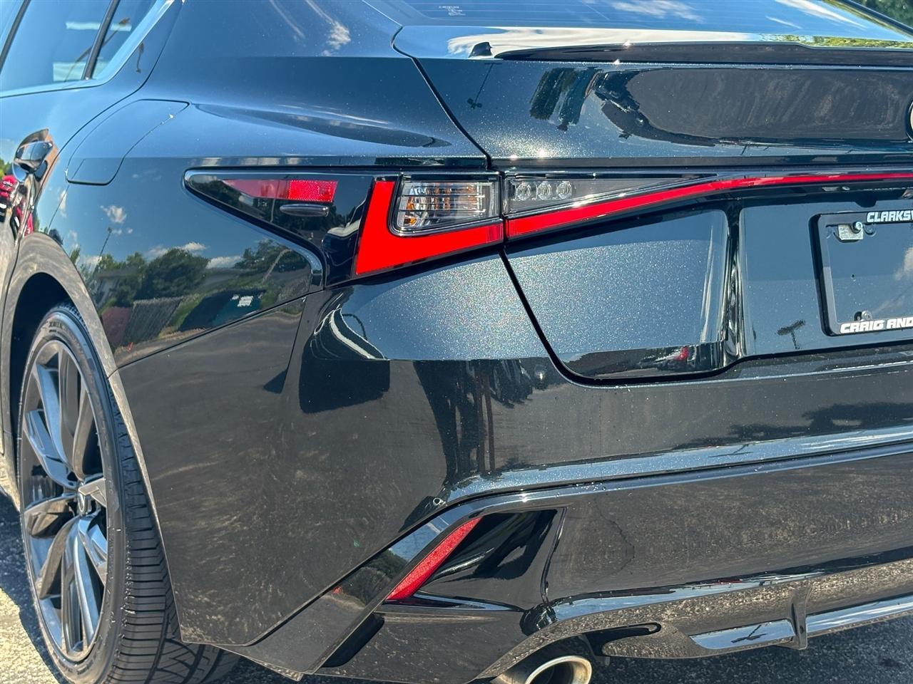 Lexus IS  2025