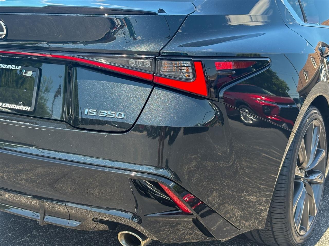 Lexus IS  2025