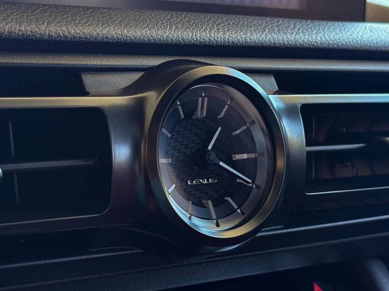 Lexus IS  2025