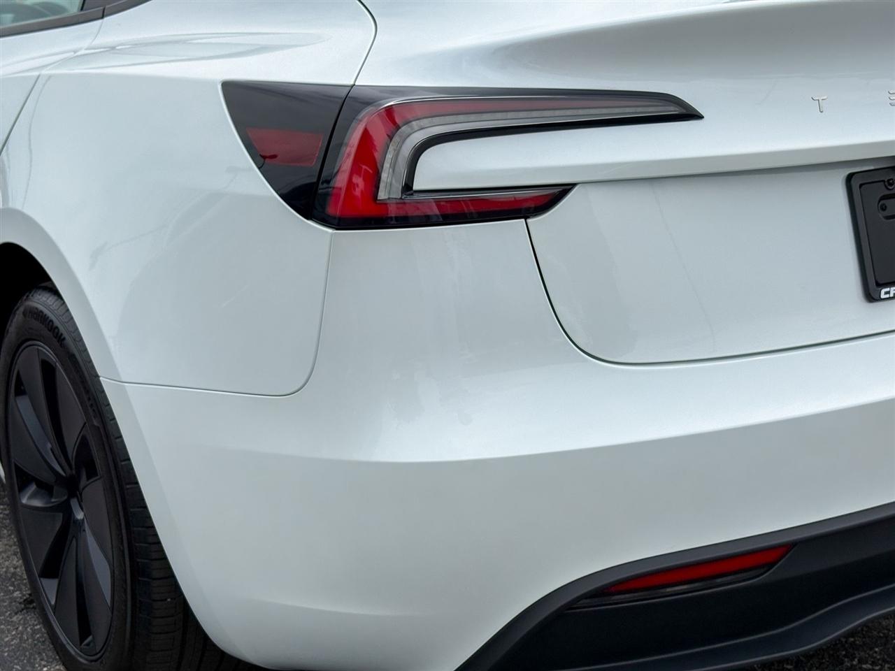 Tesla Model 3  2025
