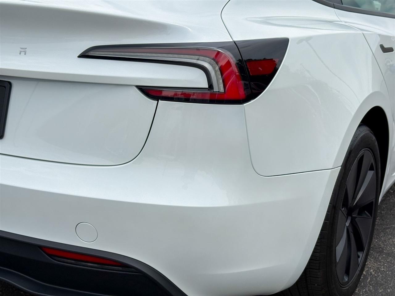 Tesla Model 3  2025