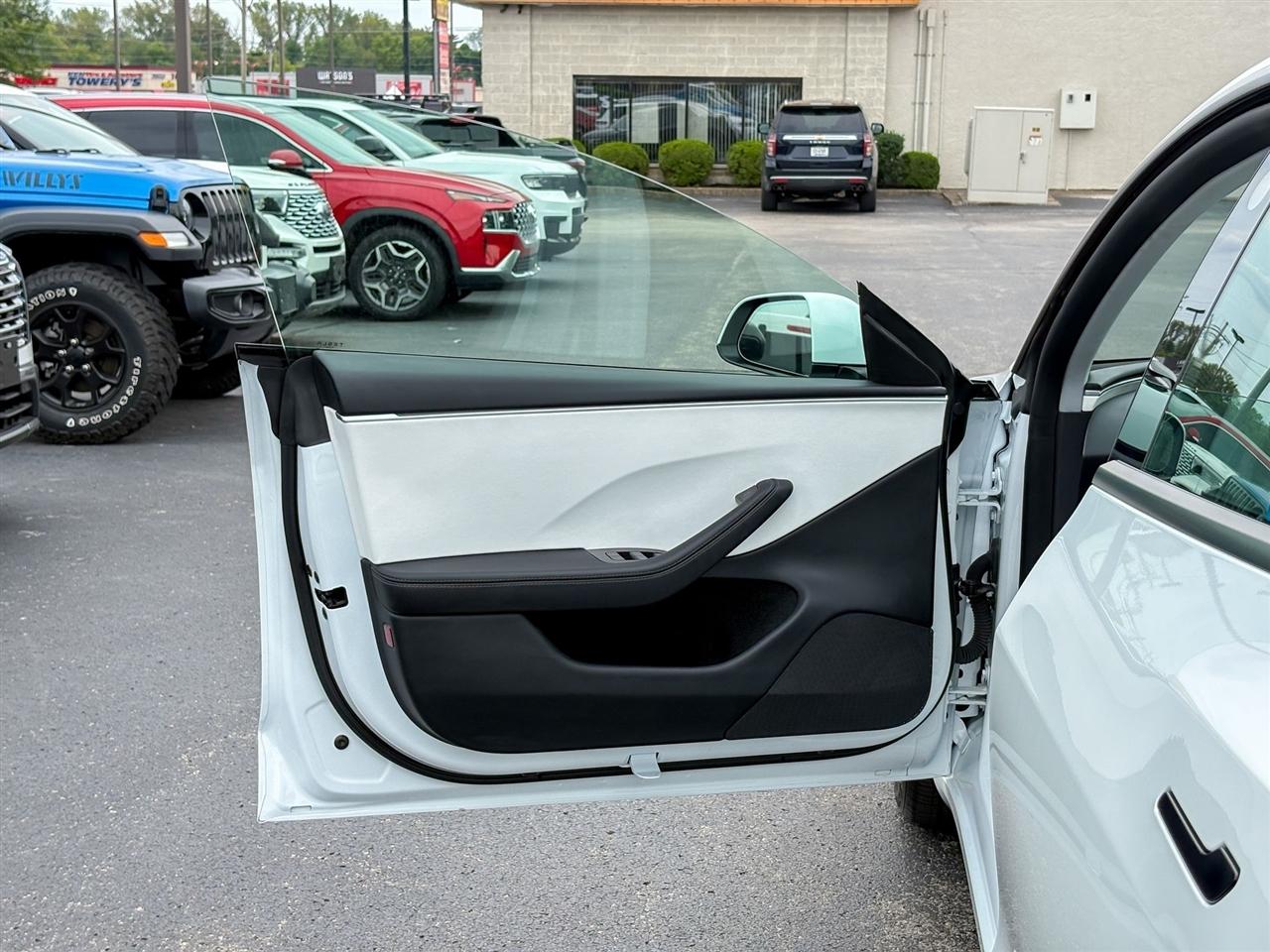 Tesla Model 3  2025