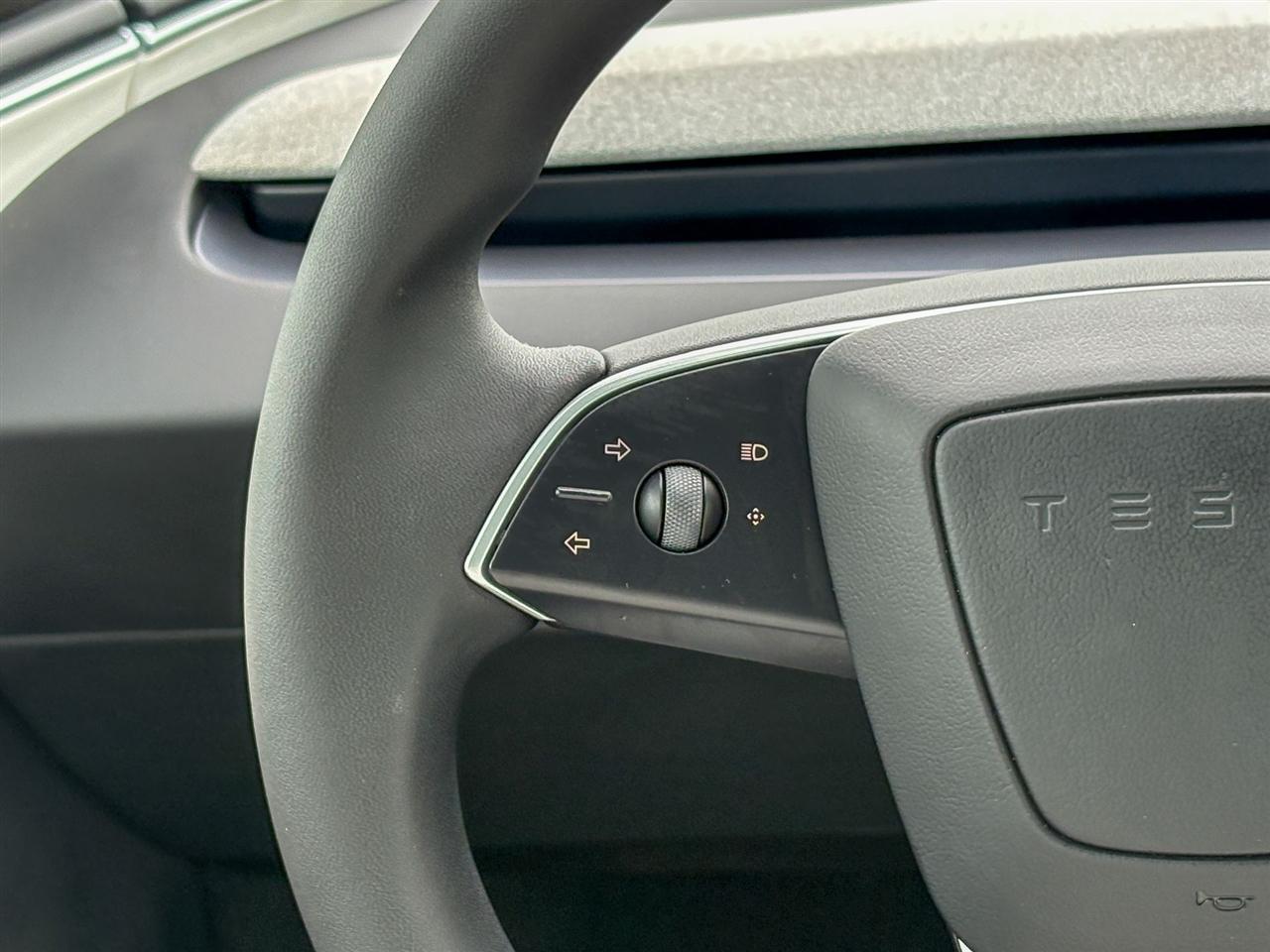 Tesla Model 3  2025