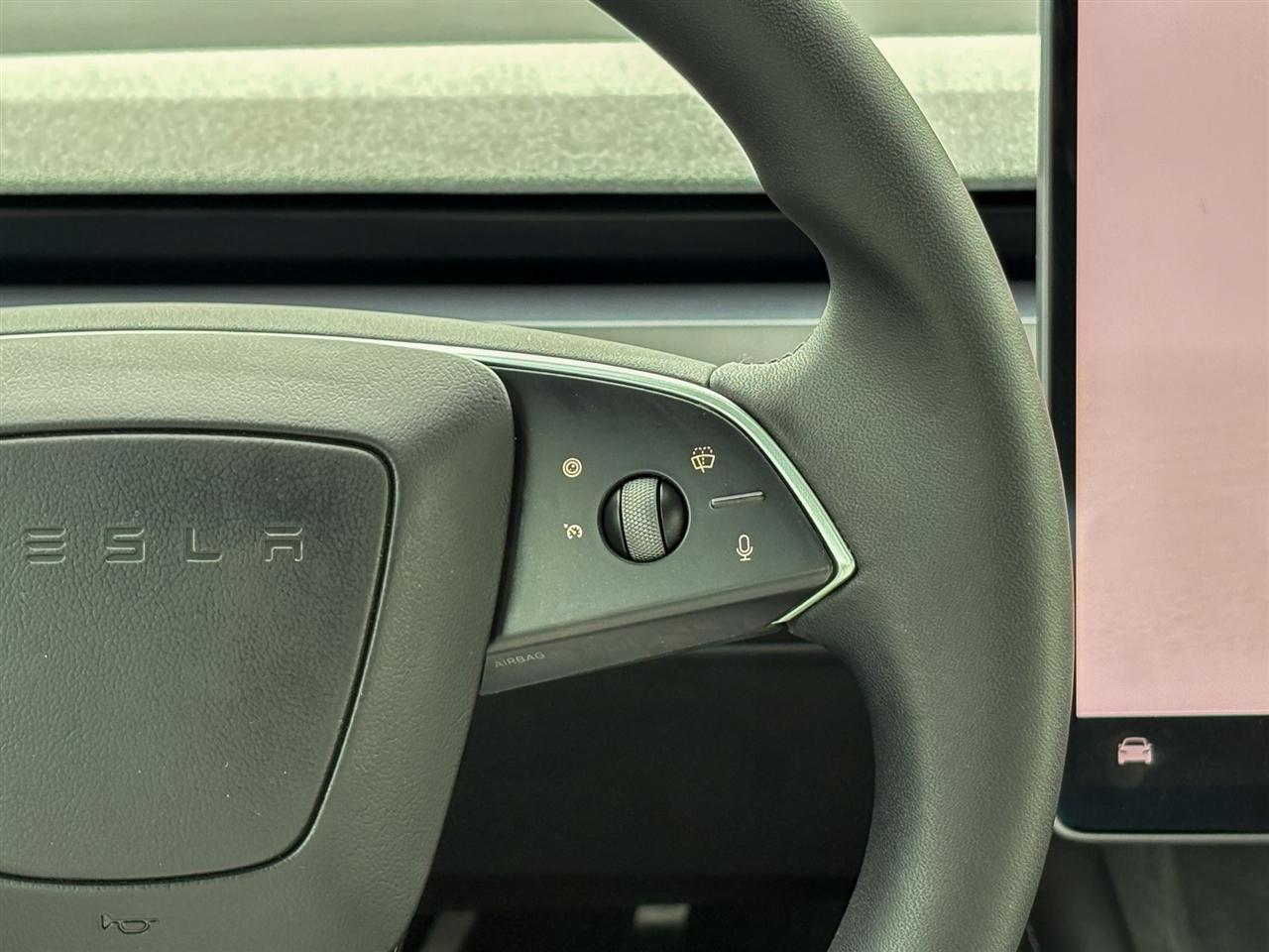 Tesla Model 3  2025