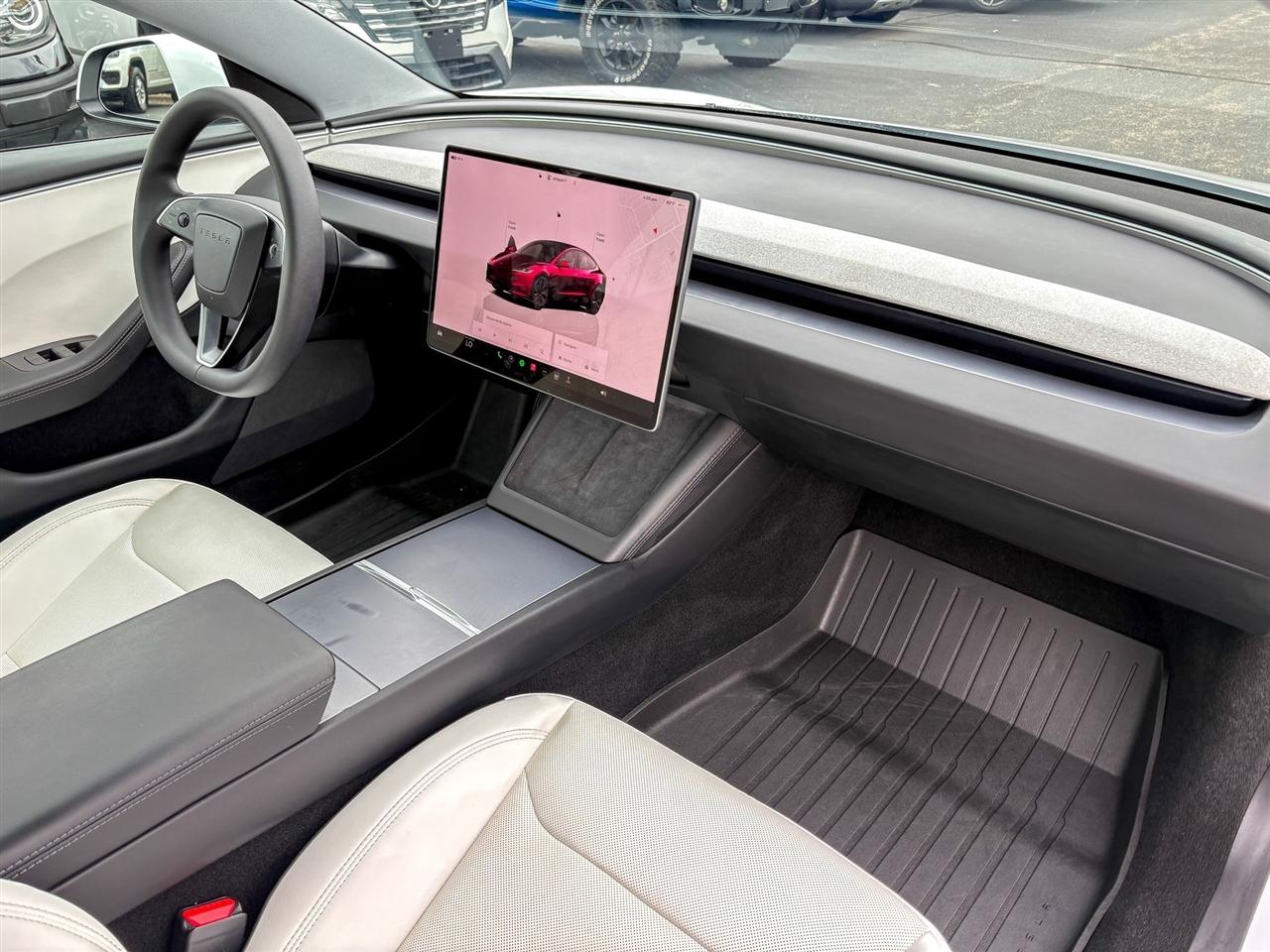 Tesla Model 3  2025