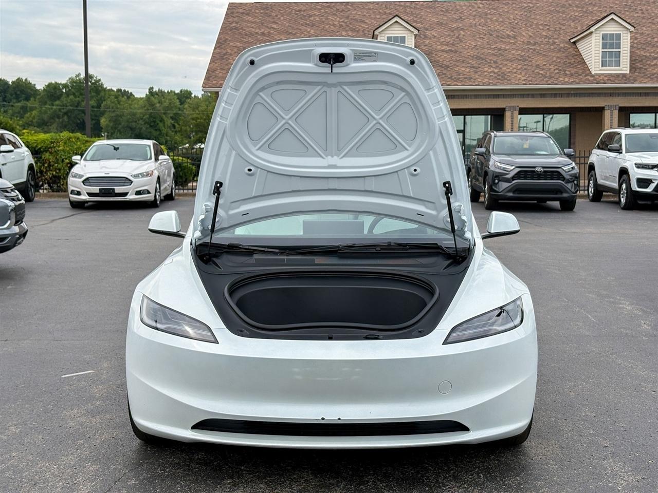 Tesla Model 3  2025