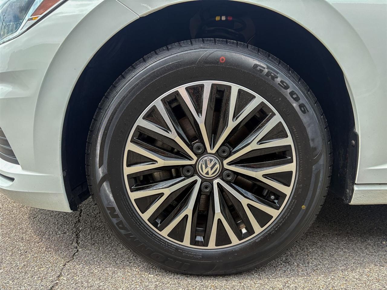 Volkswagen Jetta  2019