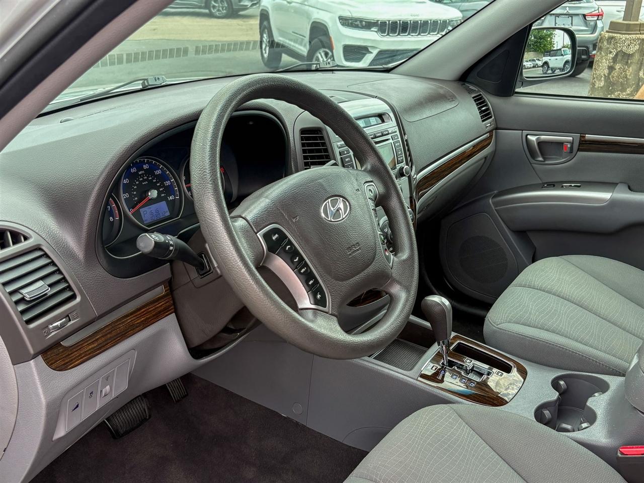 Hyundai Santa Fe  2012