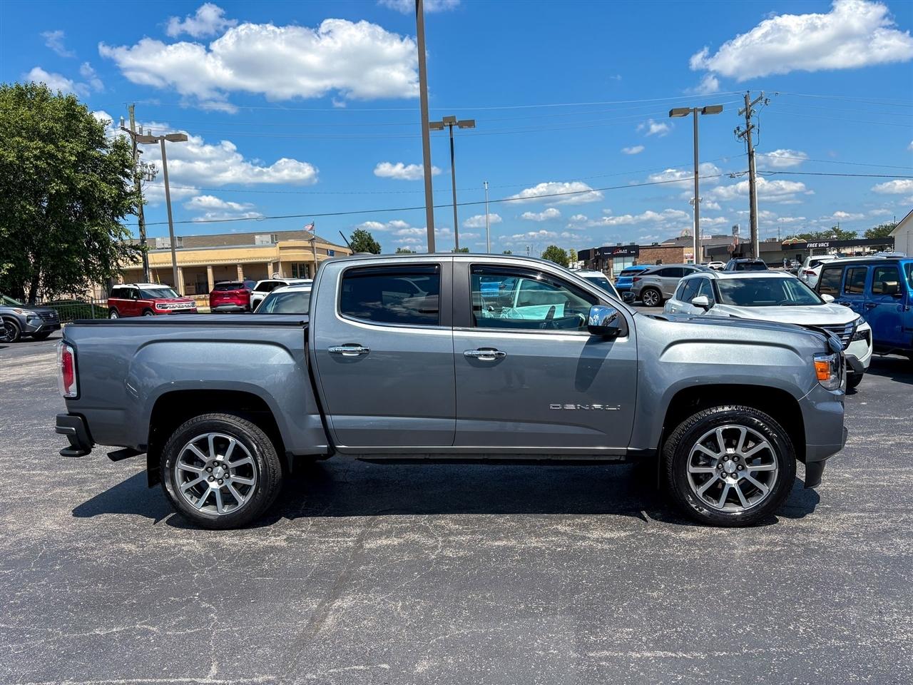 GMC Canyon Denali Crew Cab 4WD 2022