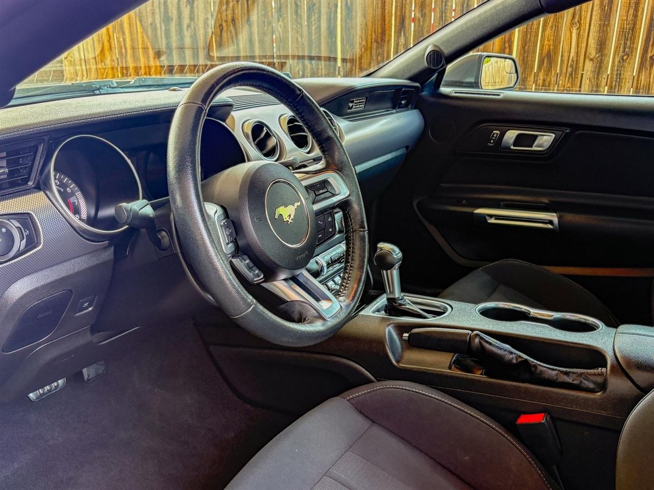Ford Mustang  2020