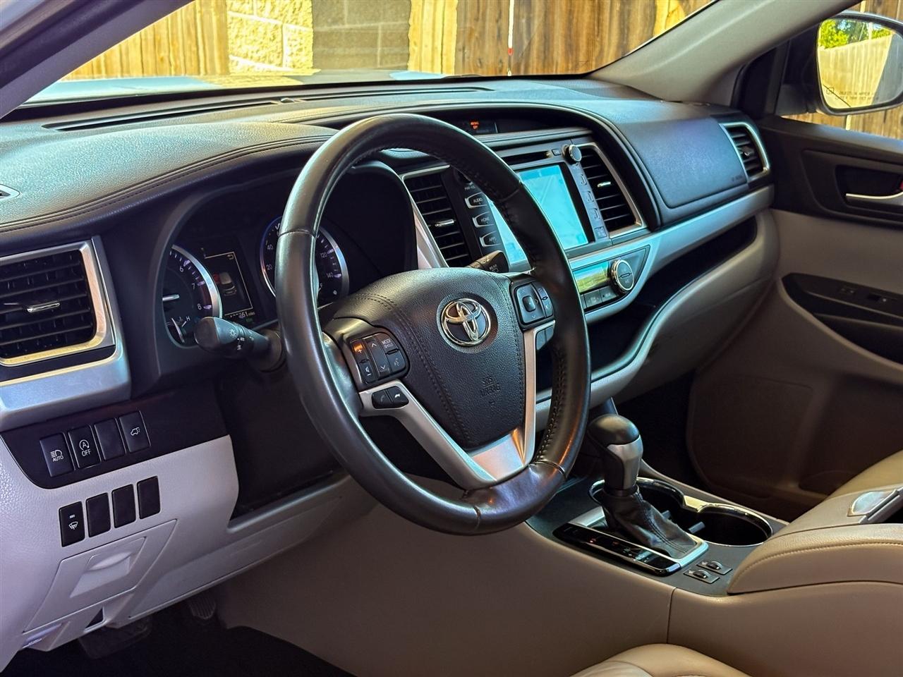 Toyota Highlander  2019