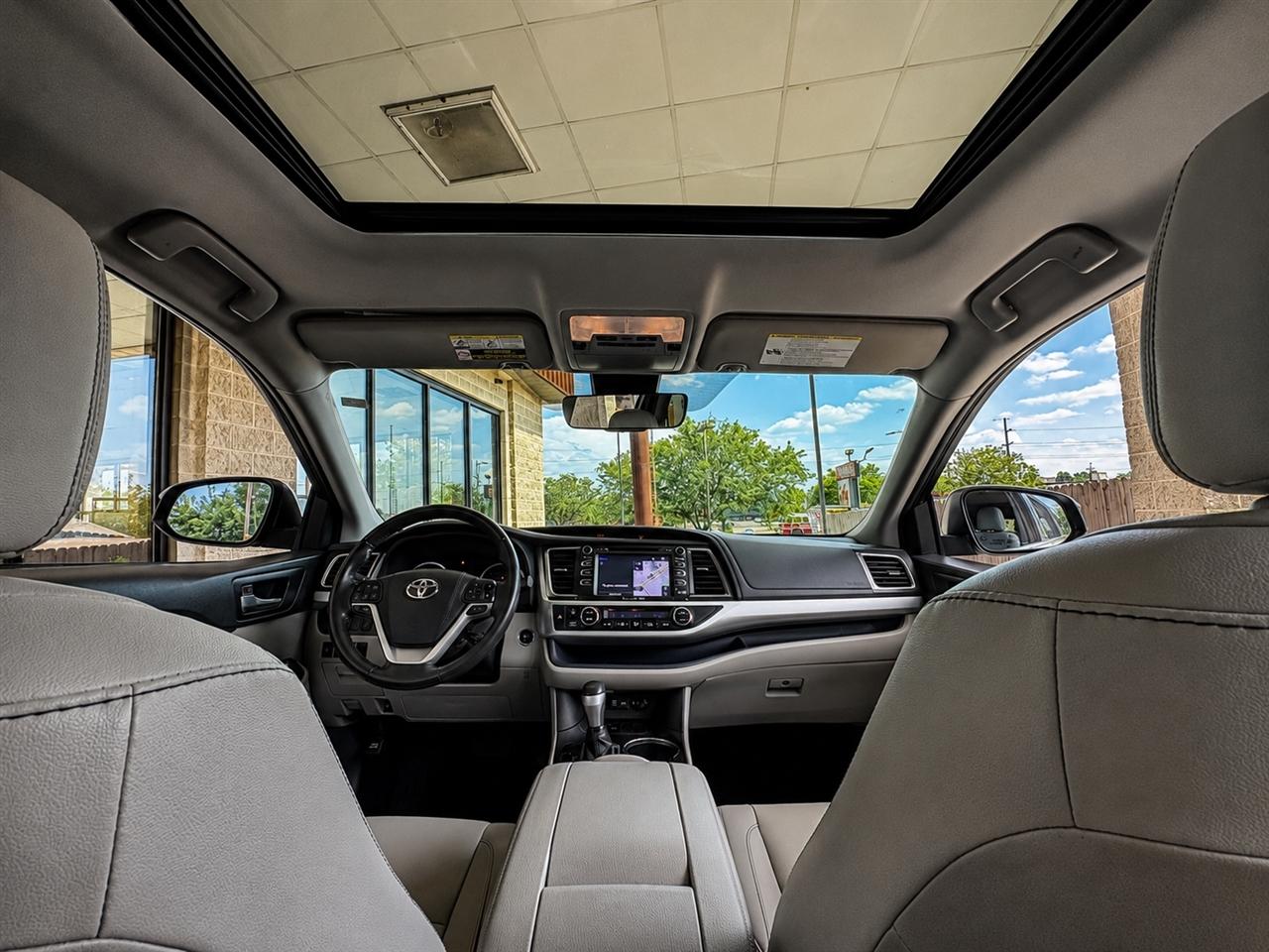 Toyota Highlander  2019