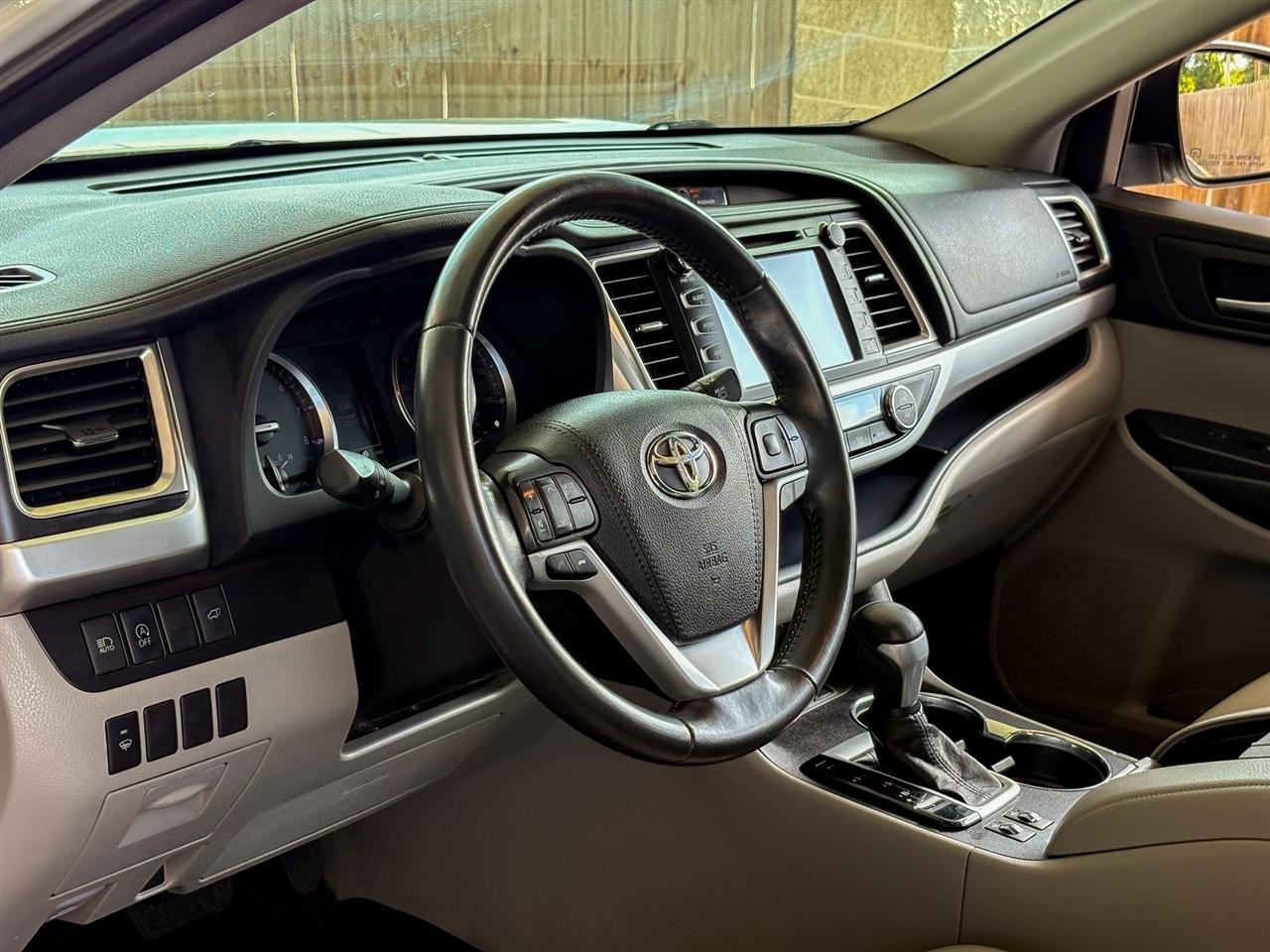 Toyota Highlander  2019