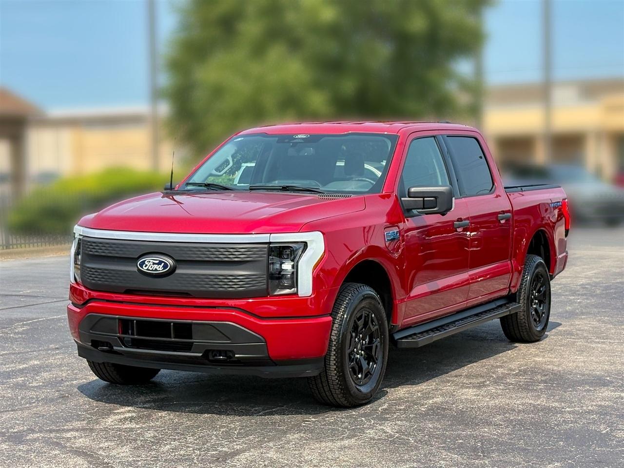 Ford F-150 Lightning  2025
