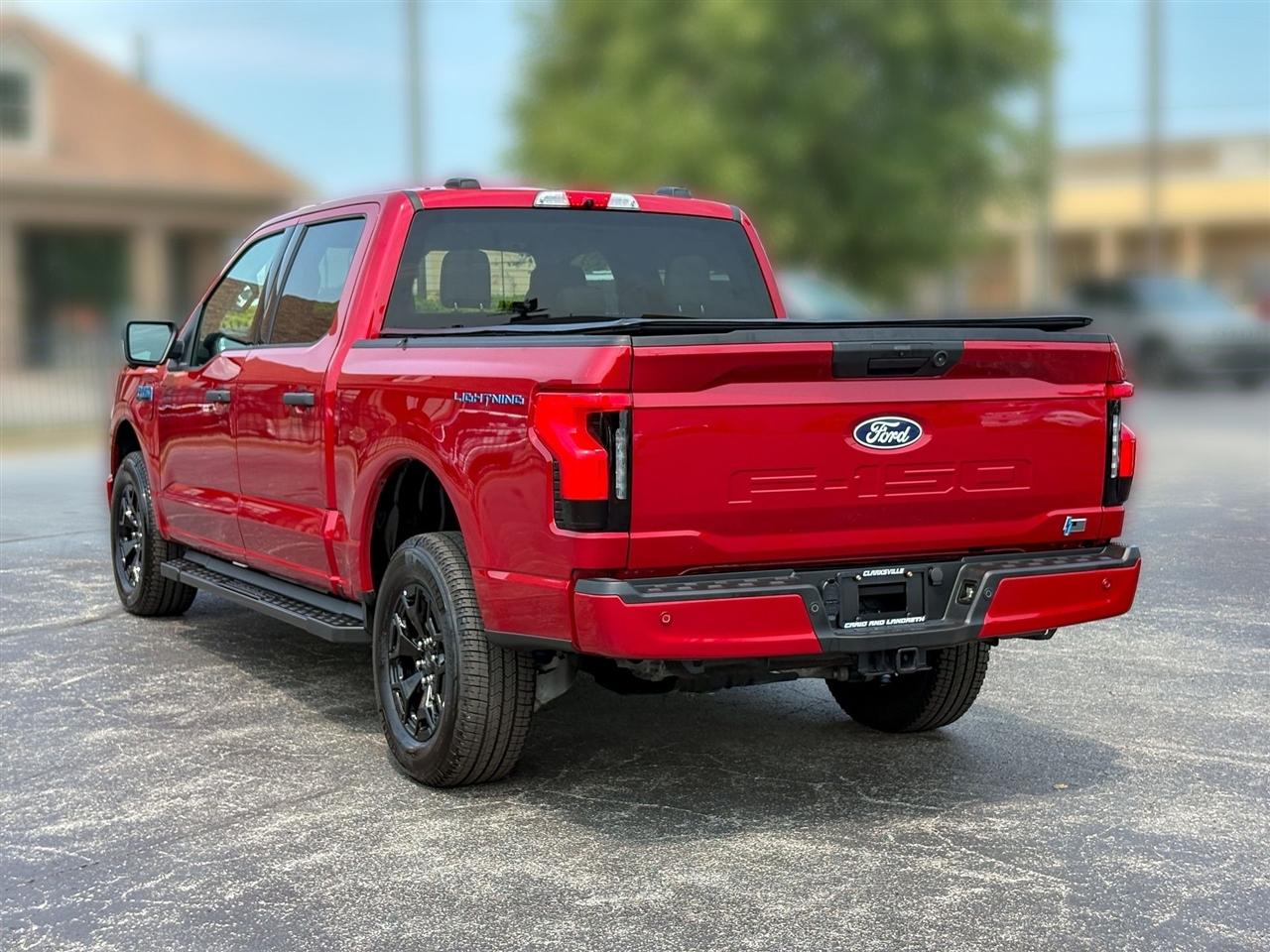 Ford F-150 Lightning  2025