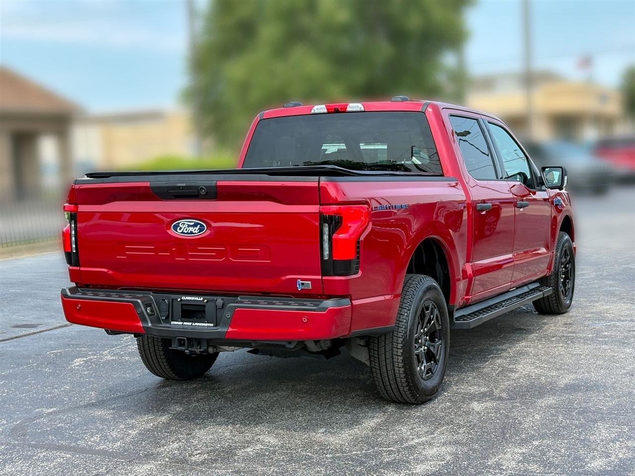 Ford F-150 Lightning  2025