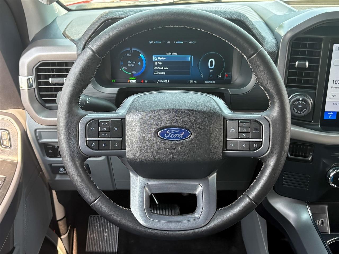 Ford F-150 Lightning  2025