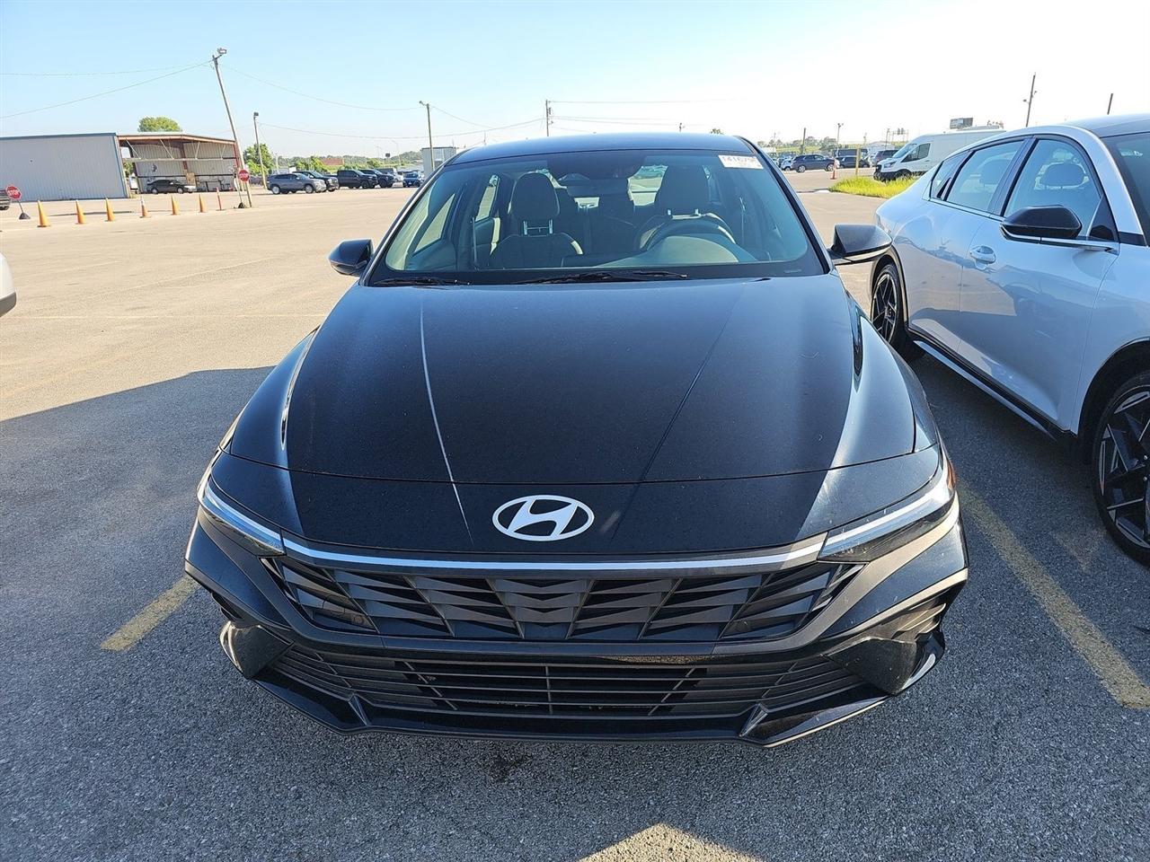 Hyundai Elantra  2026