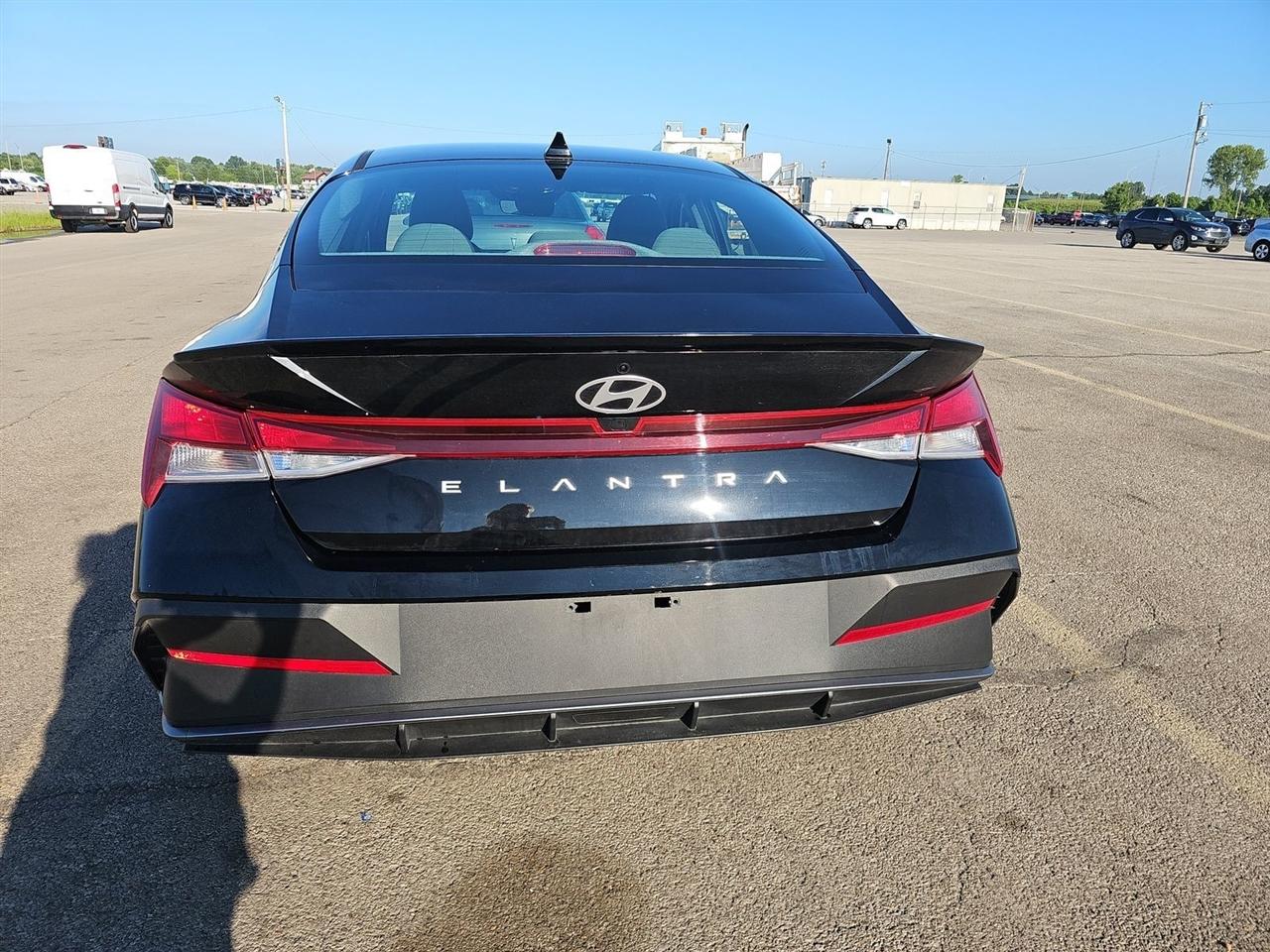 Hyundai Elantra  2026