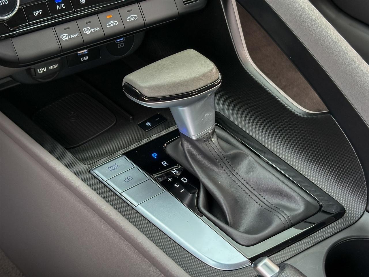 Hyundai Elantra  2026