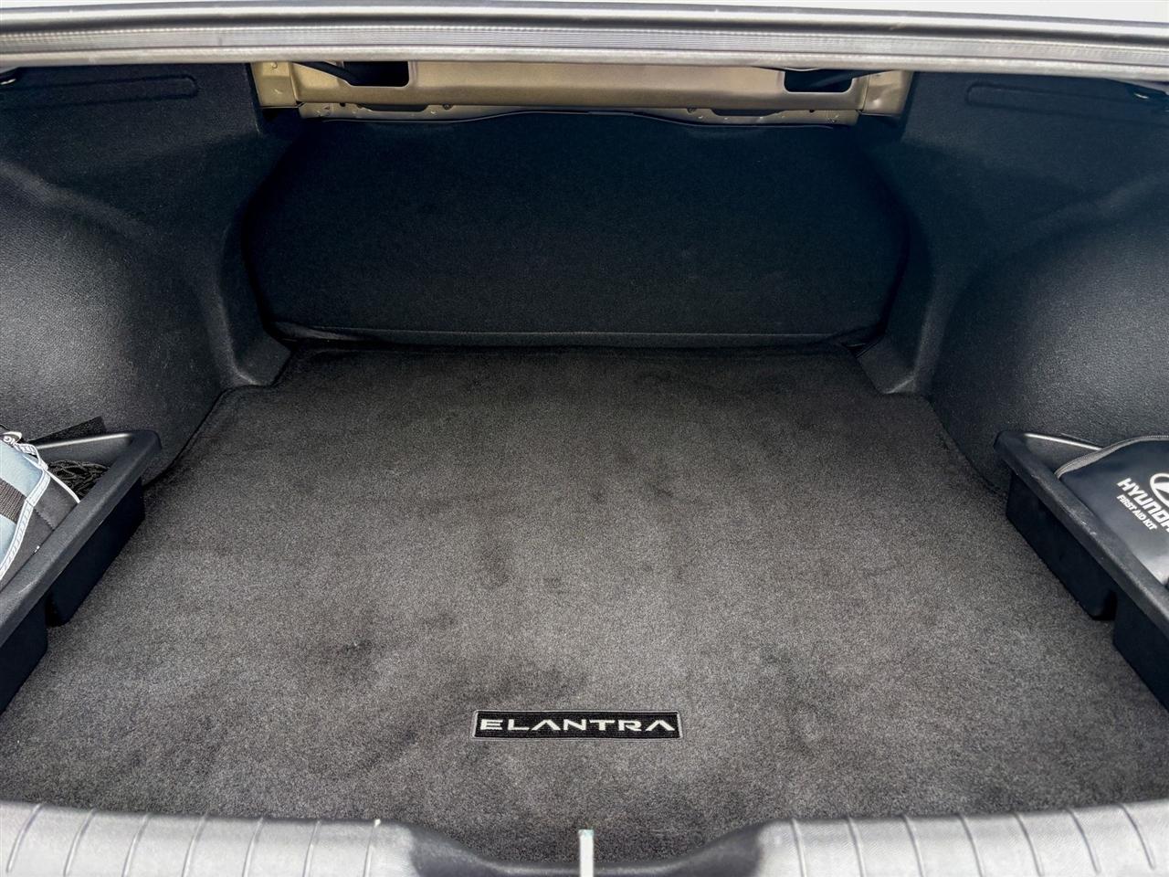 Hyundai Elantra  2026
