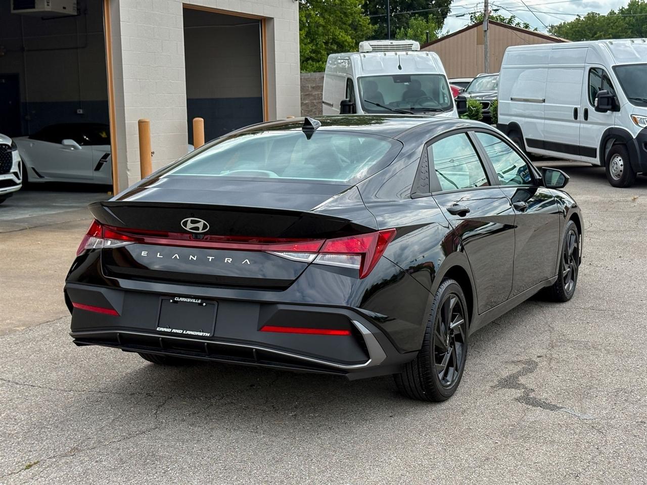 Hyundai Elantra  2026