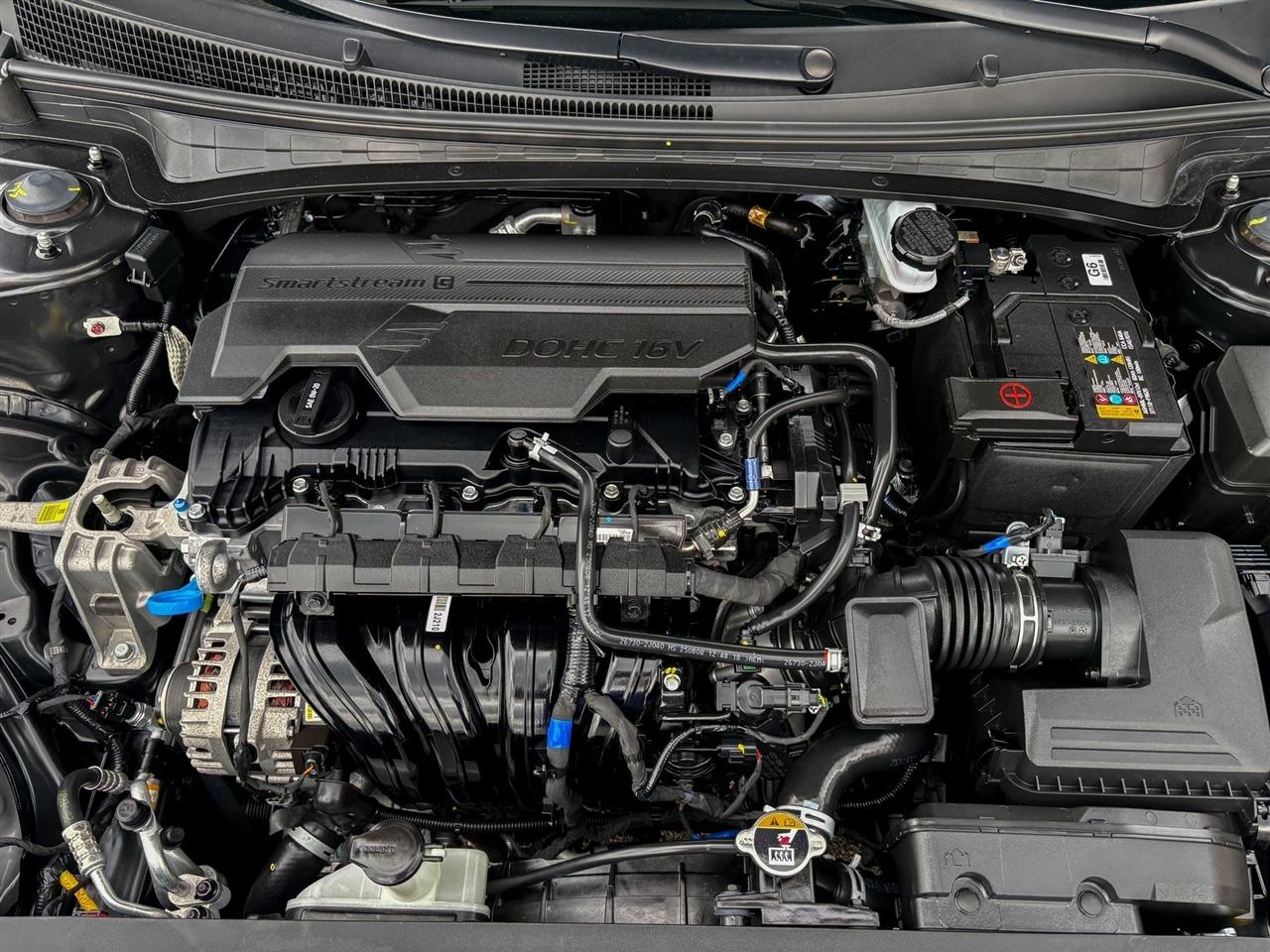 Hyundai Elantra  2026