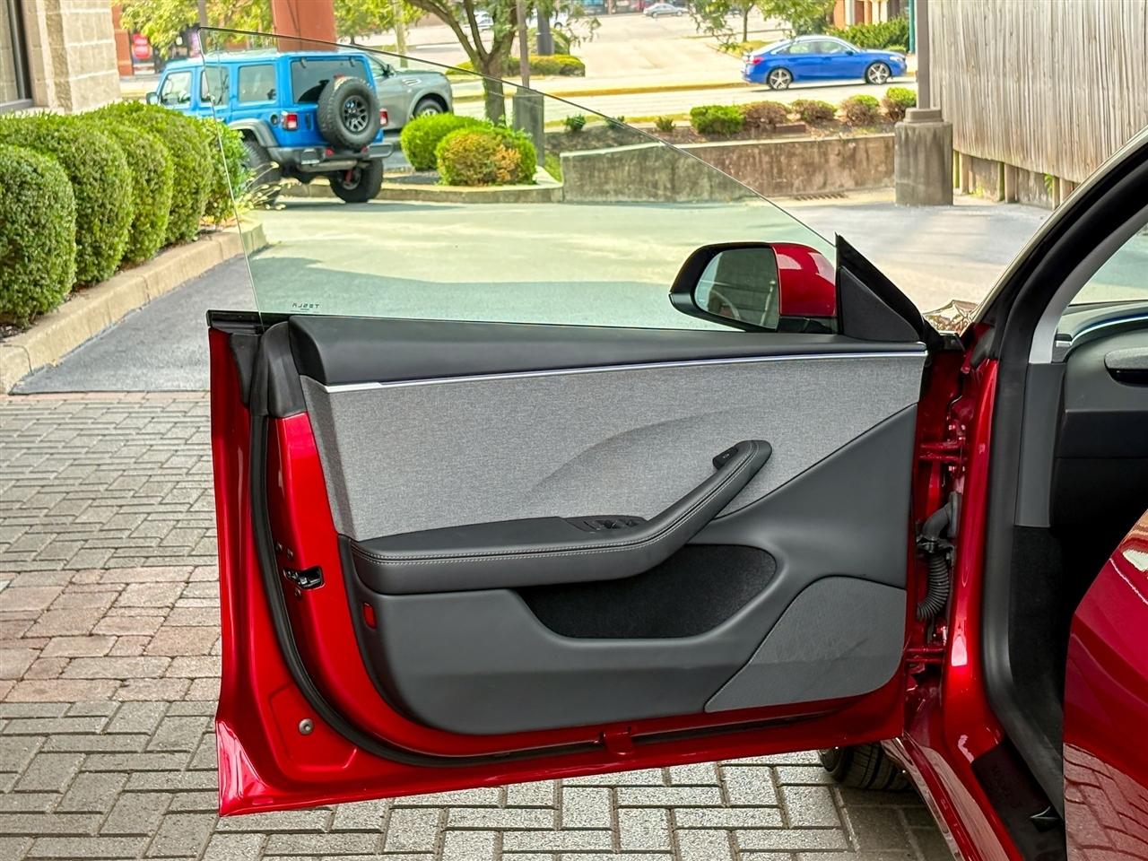 Tesla Model 3  2025