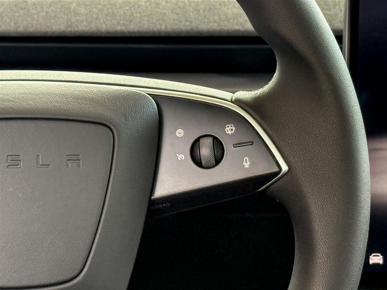 Tesla Model 3  2025