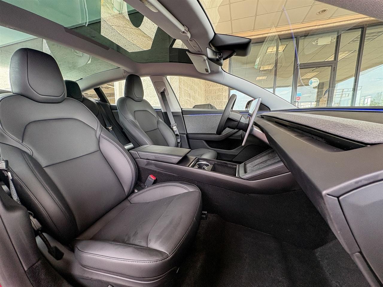 Tesla Model 3  2025