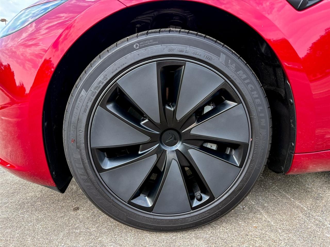 Tesla Model 3  2025