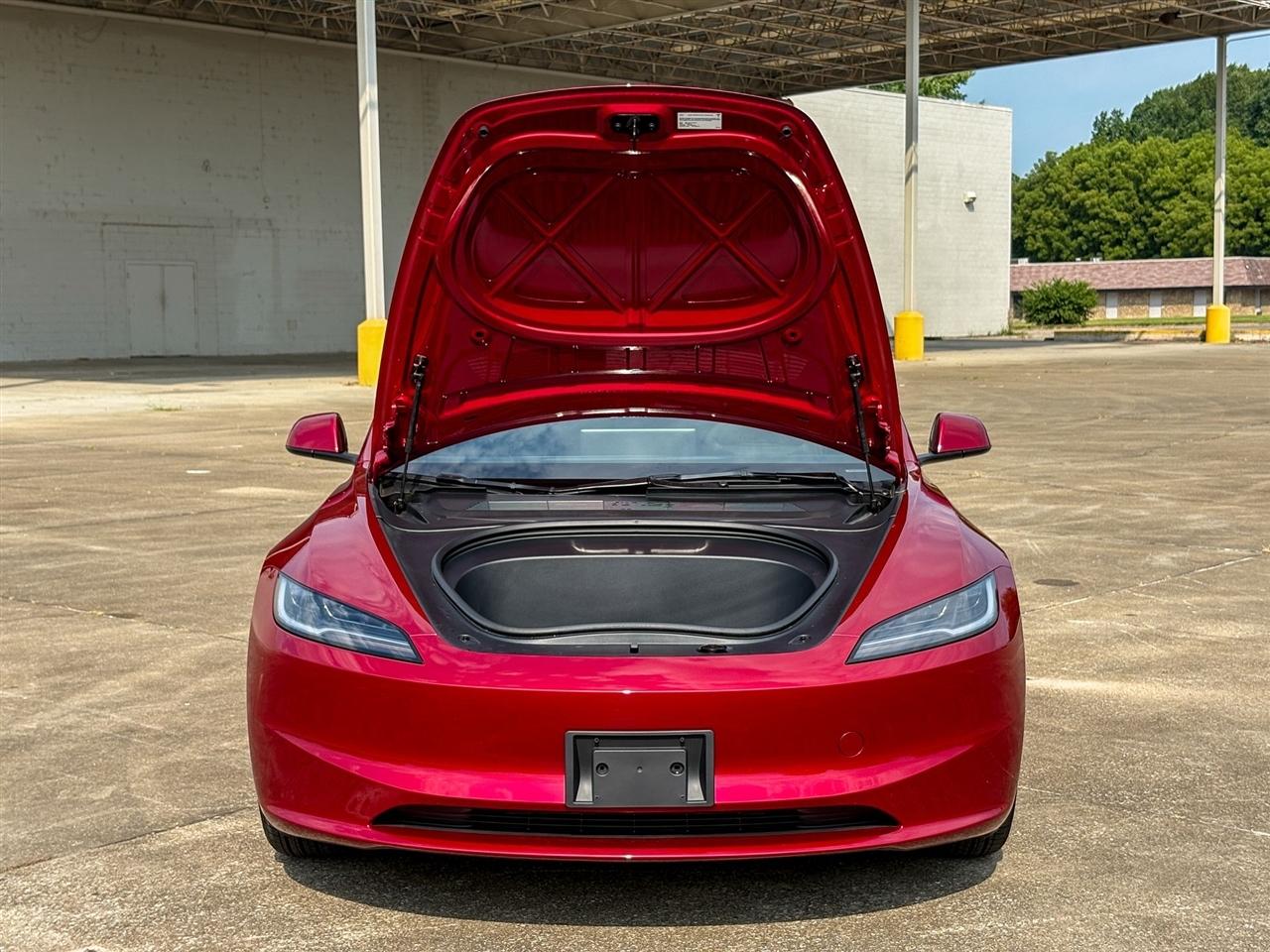 Tesla Model 3  2025