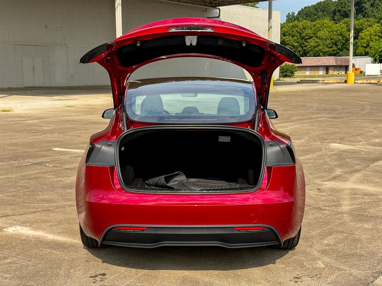 Tesla Model 3  2025