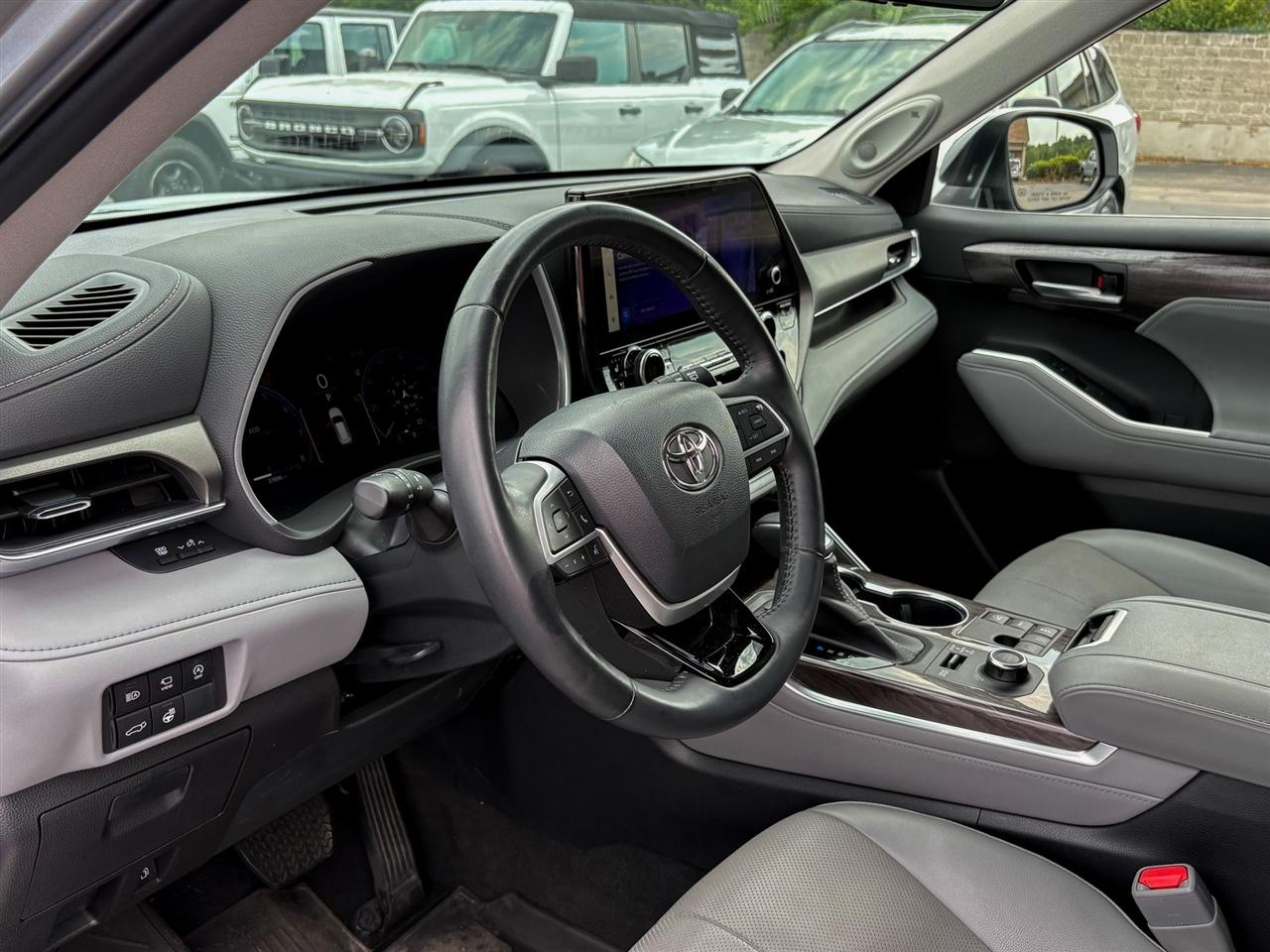 Toyota Highlander  2023