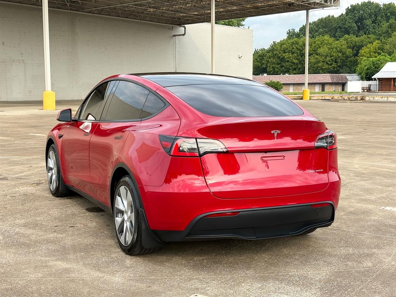 Tesla Model Y  2021