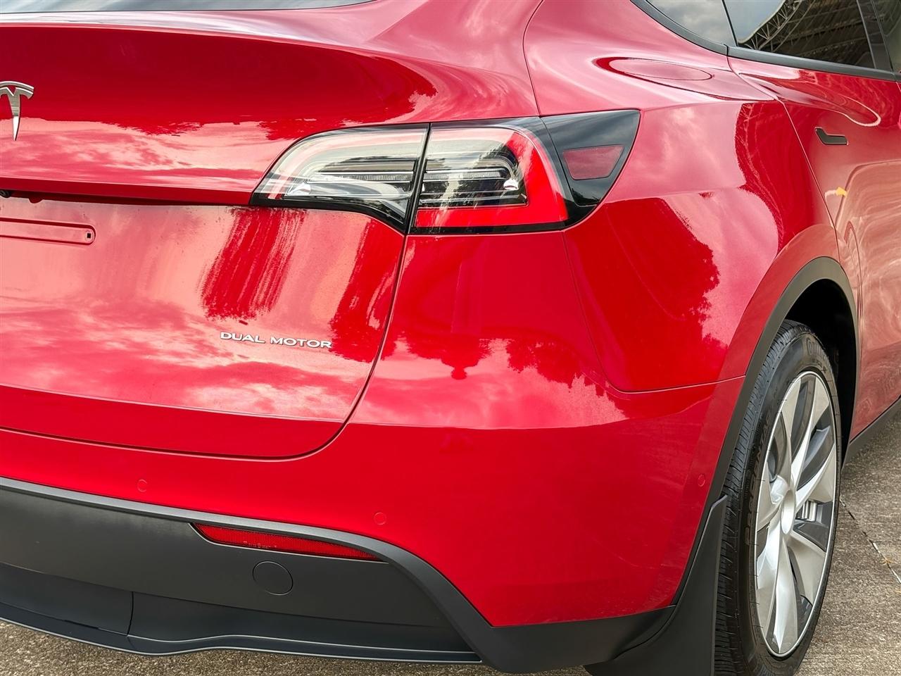 Tesla Model Y  2021
