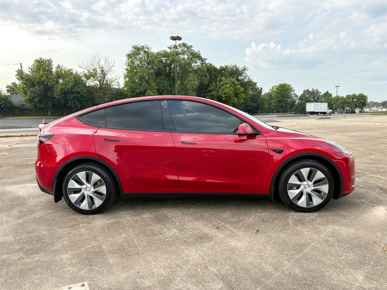 Tesla Model Y  2021