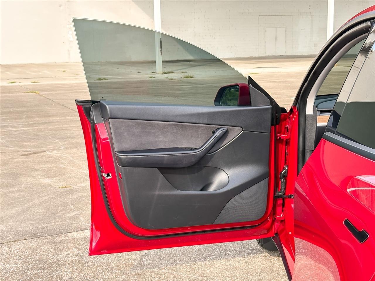Tesla Model Y  2021