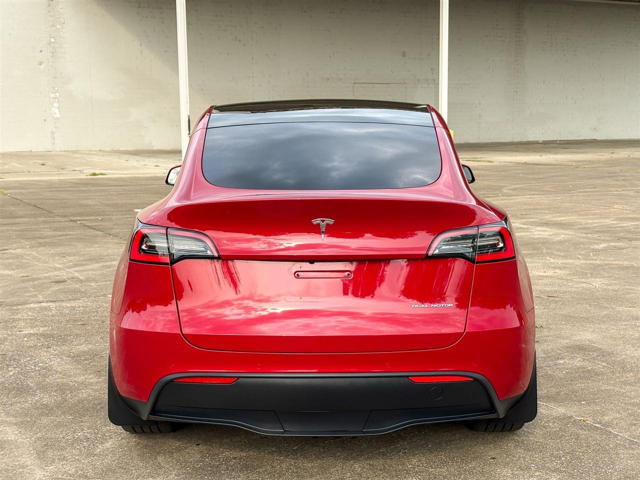 Tesla Model Y  2021