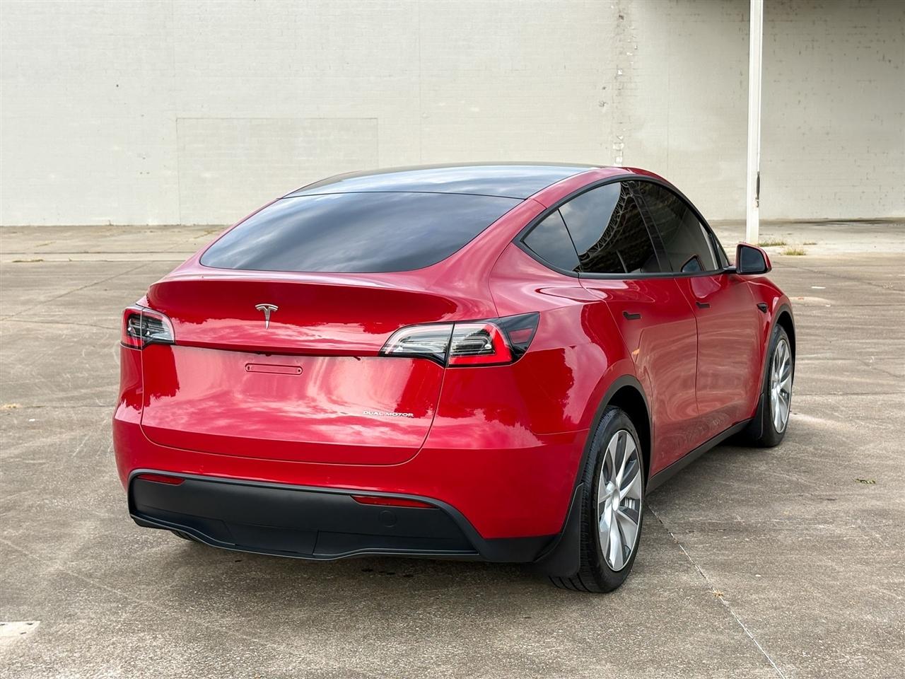 Tesla Model Y  2021